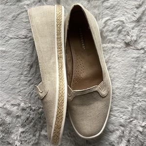 Beautiful neutral flats